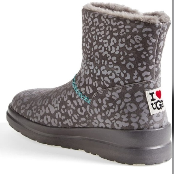 UGG Australia Boot - Picture 3 of 15